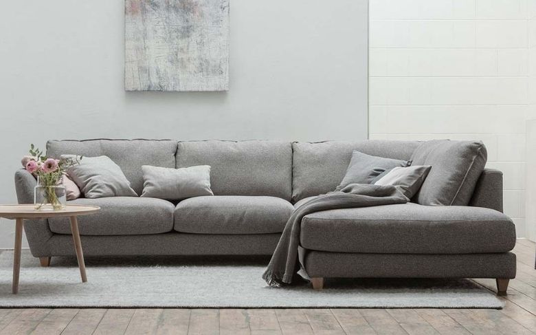 Canapé d'angle Vincennes en tissu gris. 